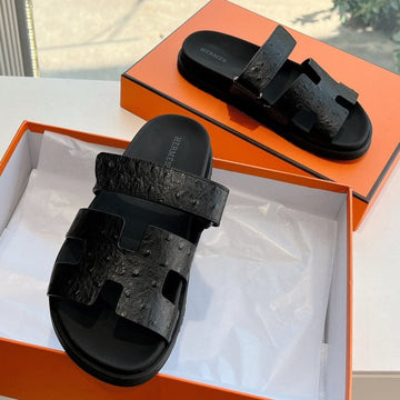 Chypre Sandal In Black Grained Calfskin