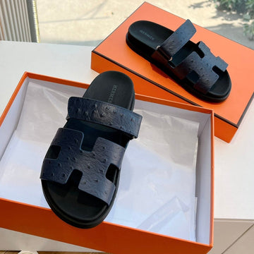 Chypre Sandal In Black Grained Calfskin