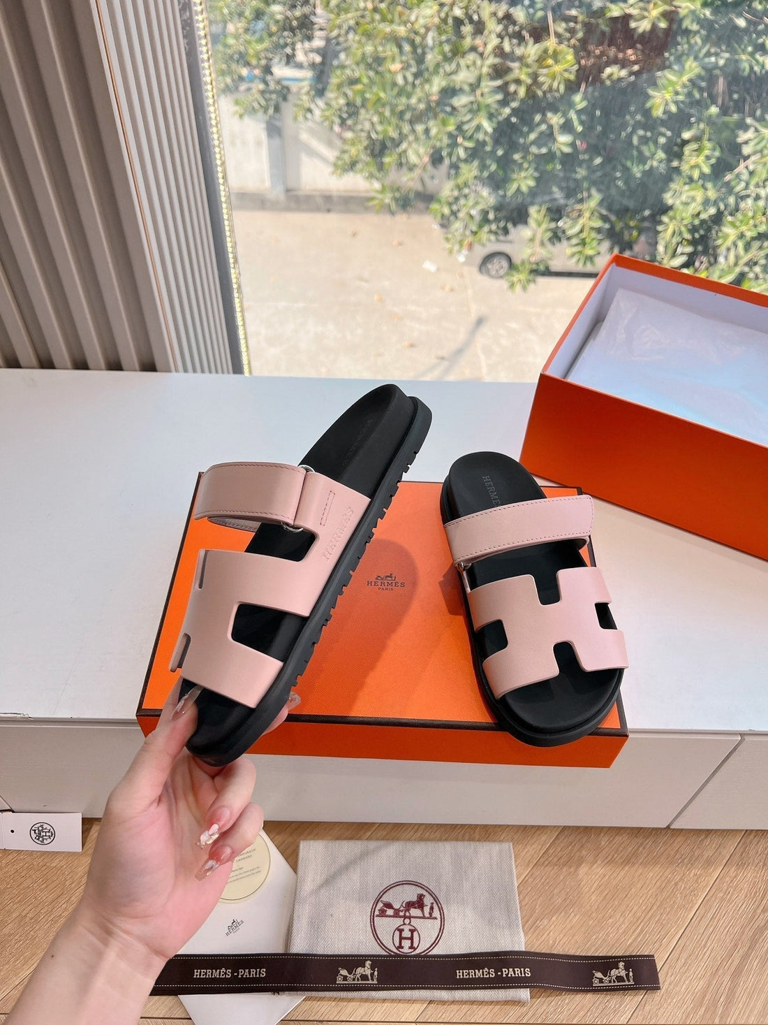 Chypre Sandal In Light Pink Calfskin