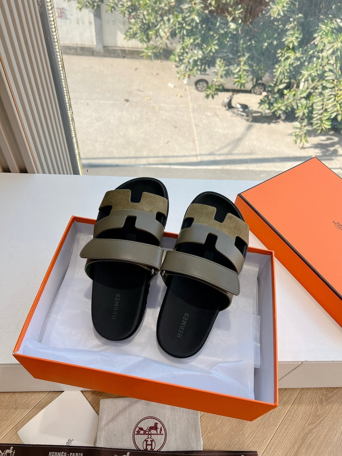 Chypre Sandal In Army Green Suede And Calfskin