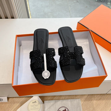 Hm 25C Oran Sandal Black Leather With Rhinestone 202830