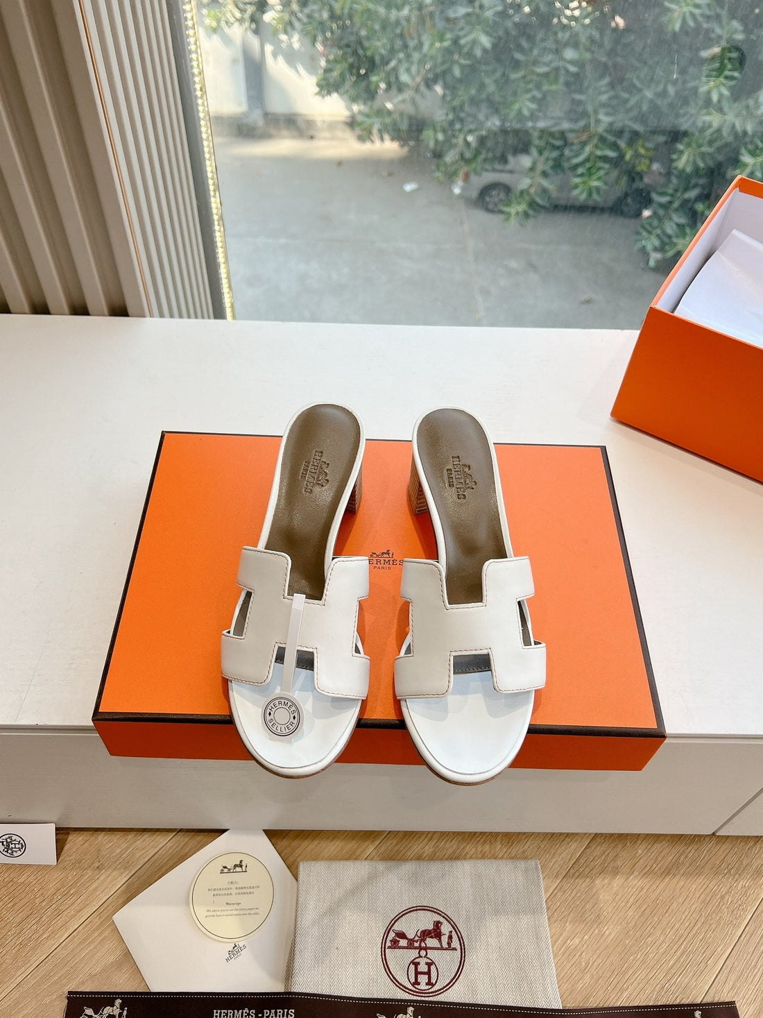 Hm 25C Oasis Sandal White Leather 202840