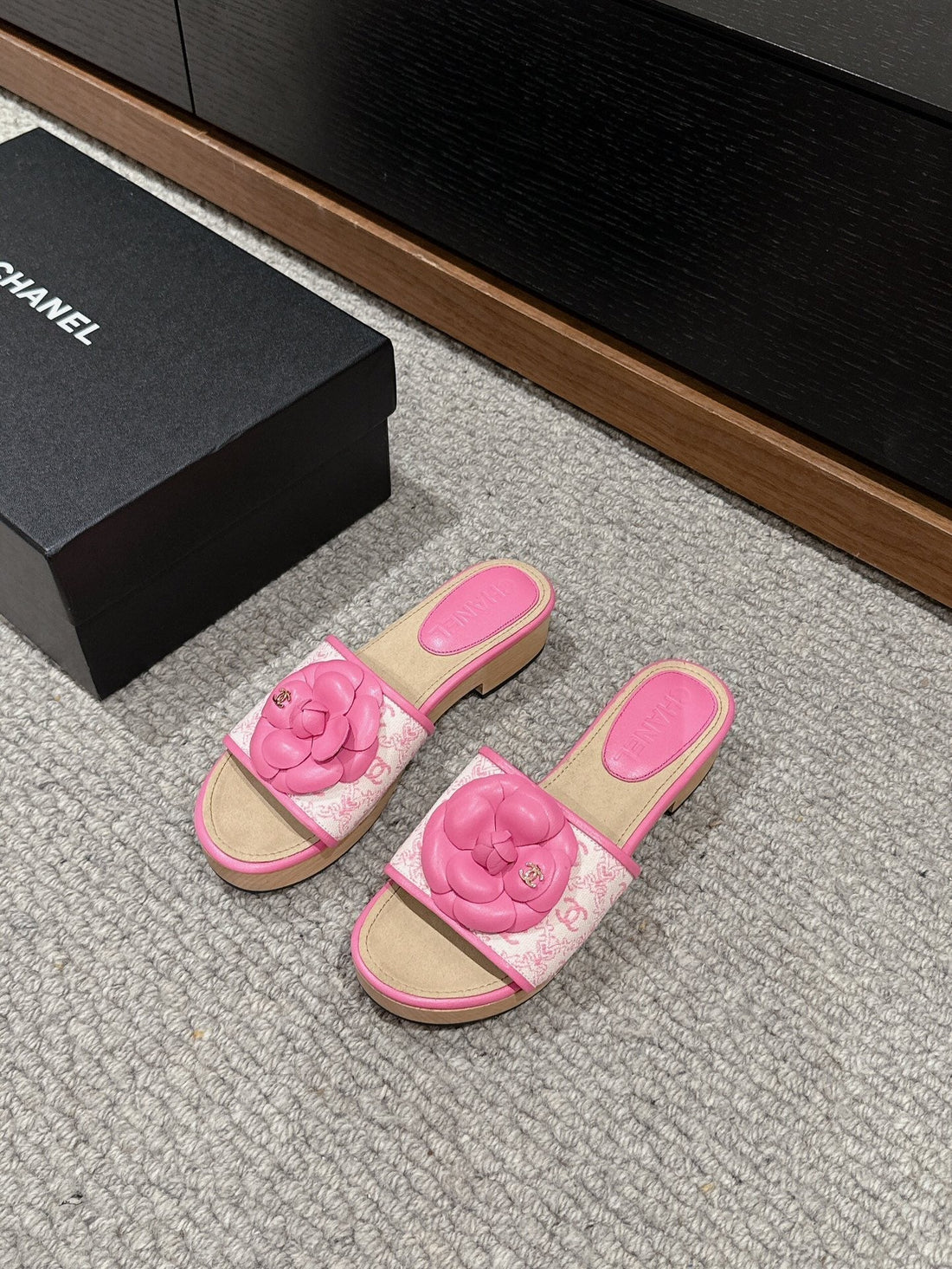 CC Sandal Flower White Canvas Pink Calfskin