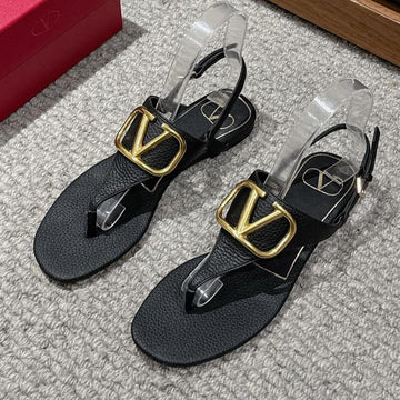 Thong Sandal In Black Calfskin With Gold Logo