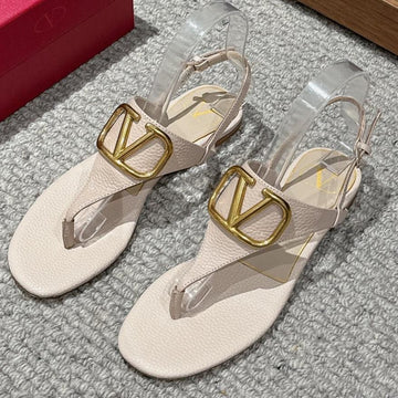 Thong Sandal In Beige Calfskin With Gold Logo