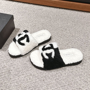 CC Slippers In White Mix Black Fleece