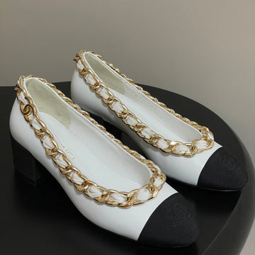 Chanel 25A 55MM Pump Big Chain Double C White Black Sheepskin 393814