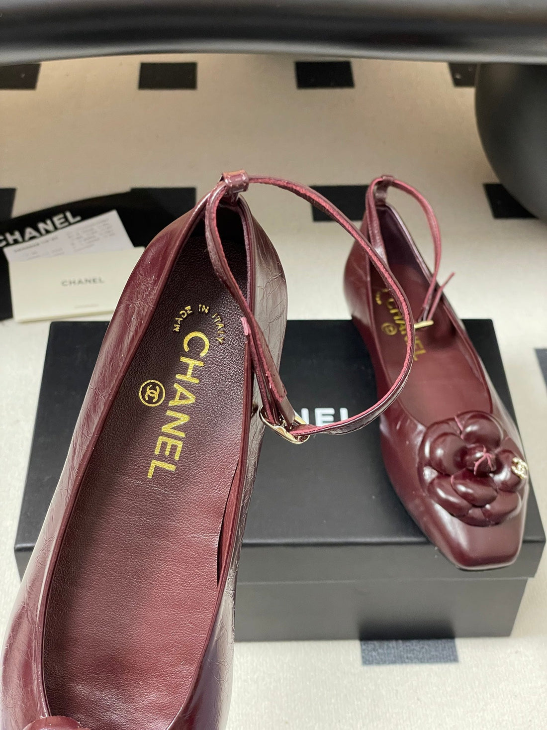 CC 25S Métiers D’art Ballet Flats 10MM Burgundy Cowhide 413309
