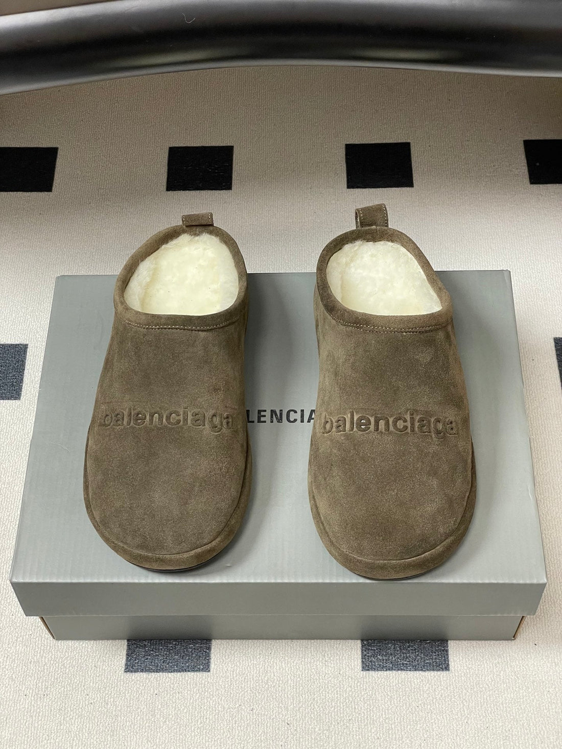 Balenciaga Mule Slip-On Taupe Suede Wool 534532
