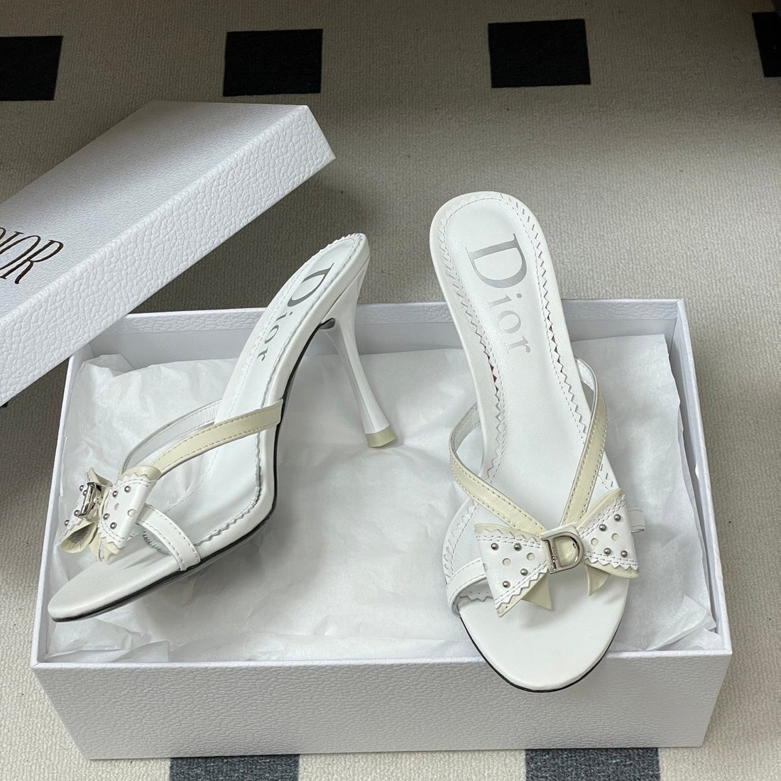 CD 26SS D'trick Heeled Sandal 10CM White Bow Detail Sheepskin 632580