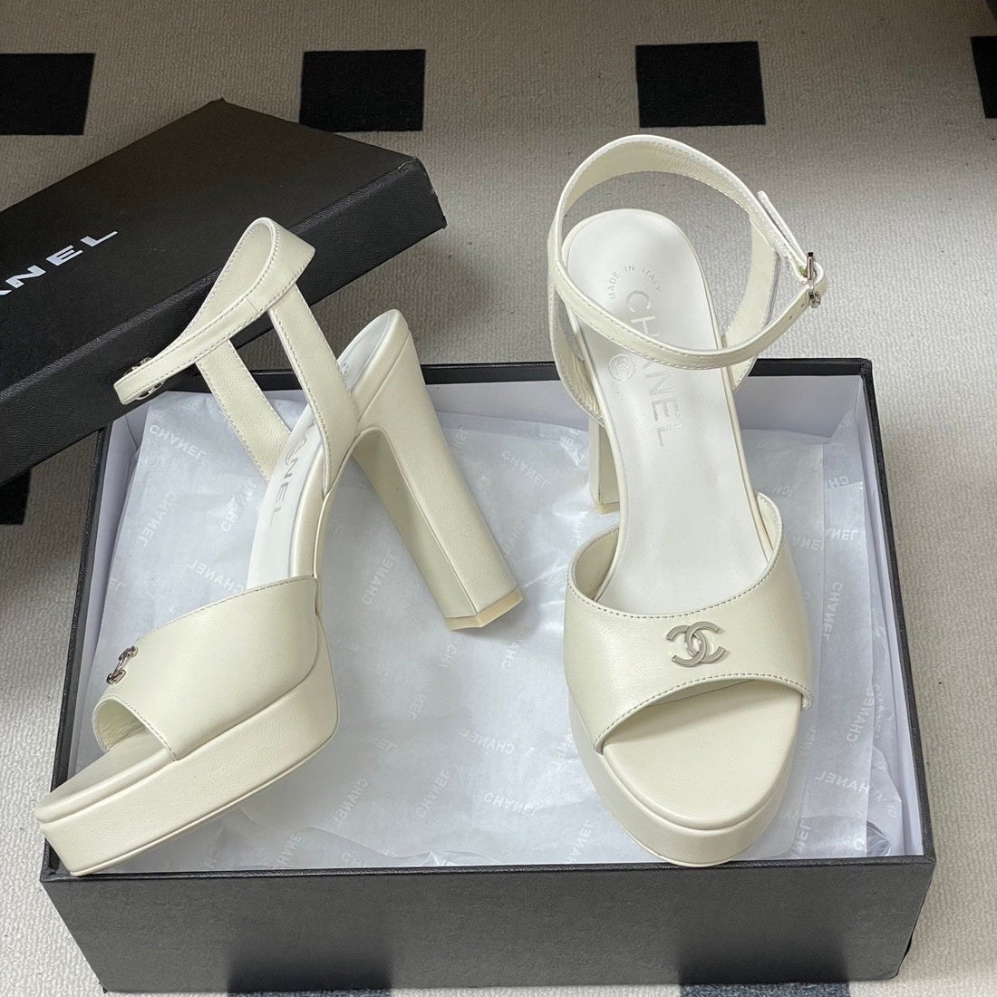CC 26SS Platform Sandals 120MM White Double C Sheepskin 632571
