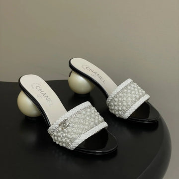 CC 26S Pearl Sandals 70 White Patent Leather 649539