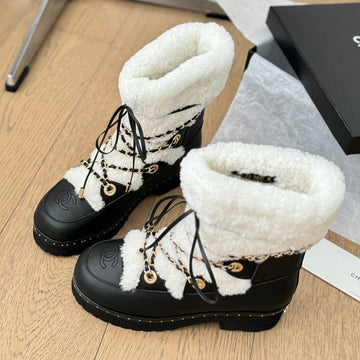 CC Chunky Skateboarding Boots In White Smooth Fleece Mix Black Calfskin