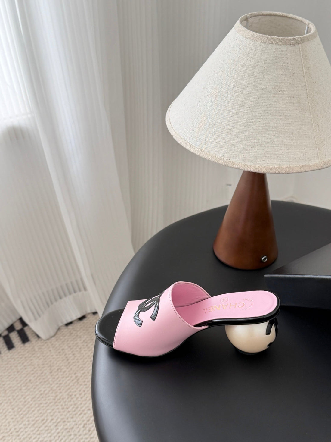 CC 26SS Slippers 7CM Black Pink Lambskin Patent Leather 670612