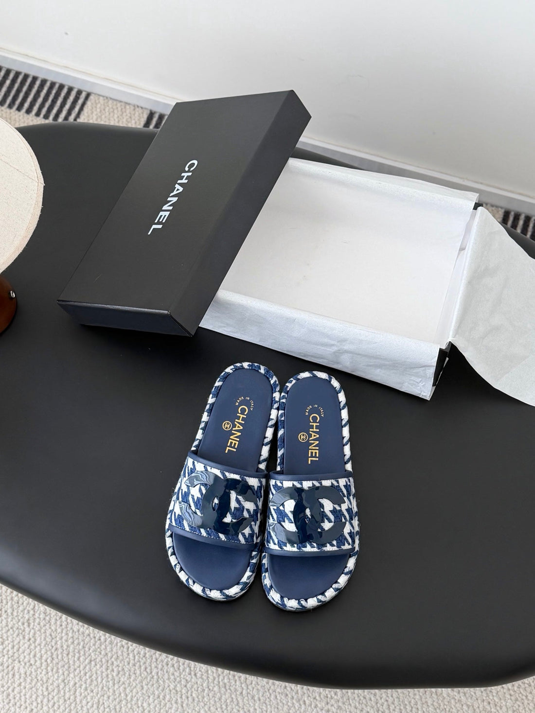 CC 26SS Slippers White Navy Blue Sheepskin Woven 670368