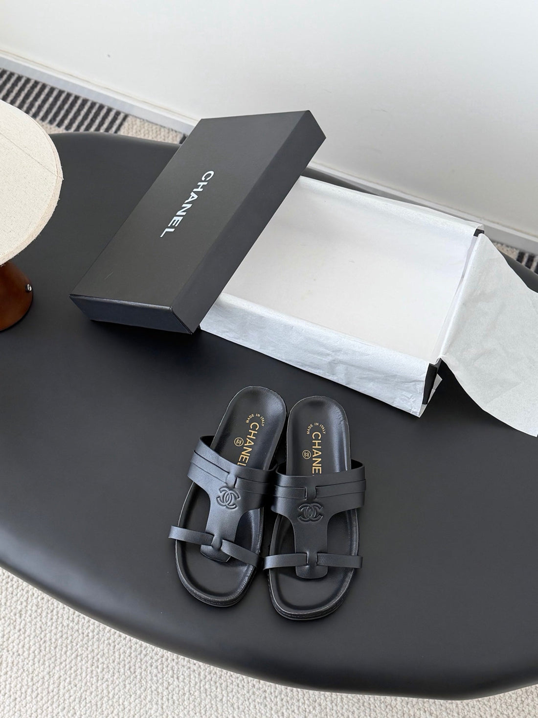 CC 26S Sandals Black Sheepskin 670377