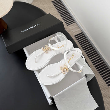 CC Strappy Sandals White Sheepskin 670382