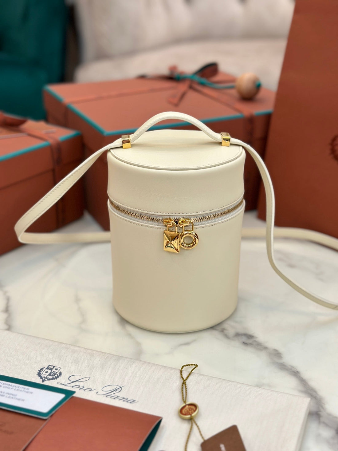 Extra Case Medium 16 Bag In White Cream Smooth Calfskin With Gold Hardware