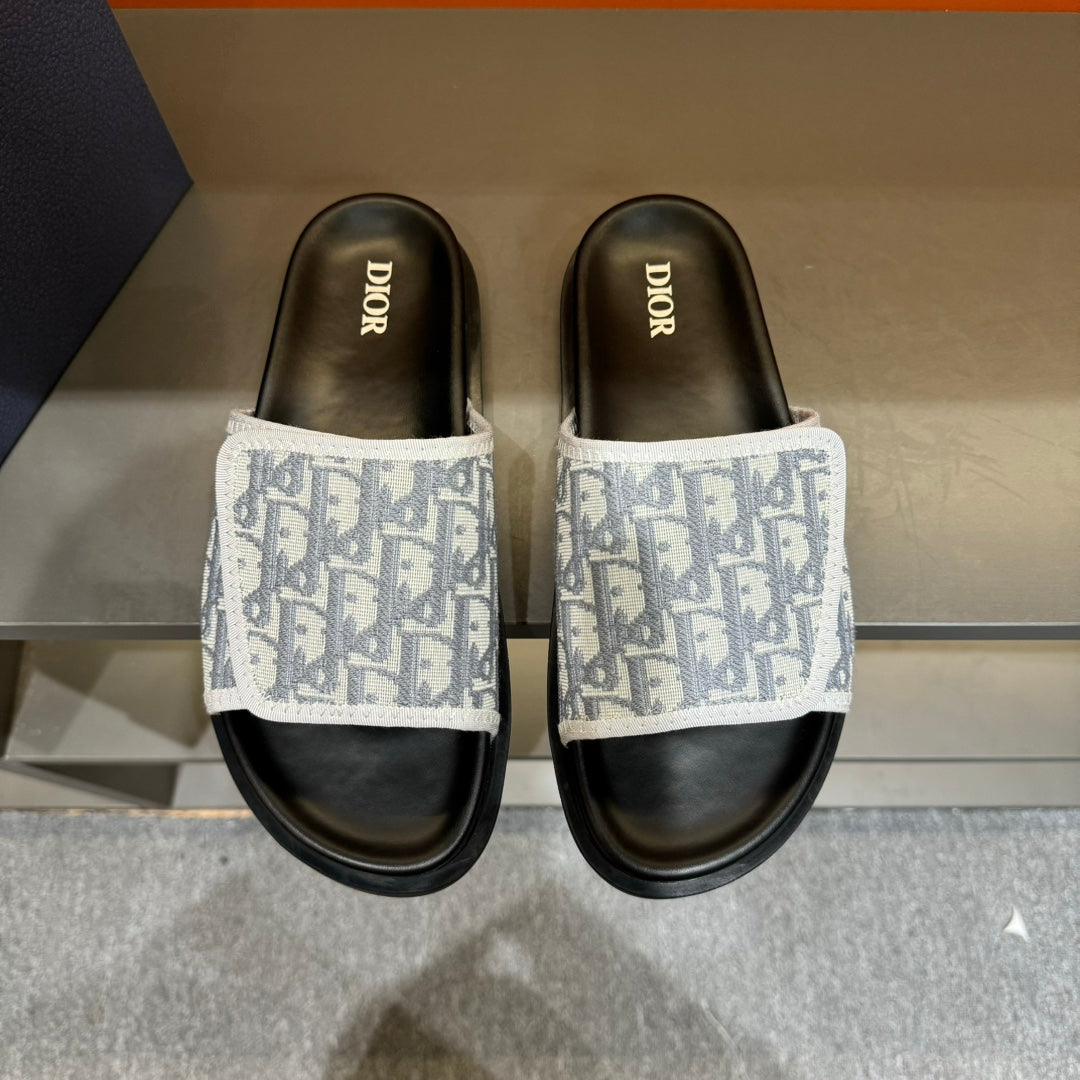 CD Velcro Strap Slipper Light Gray Jacquard