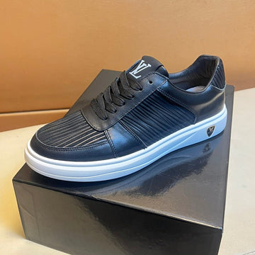 LV Sneakers In Black Calfskin And Suede