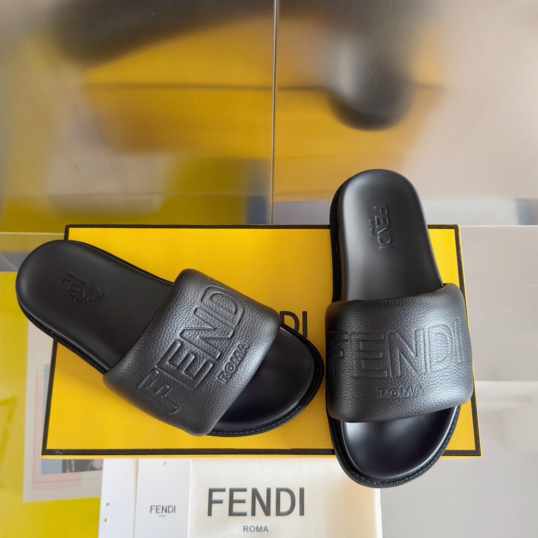 Fendi Roma Slides In Black Fussbett Lambskin