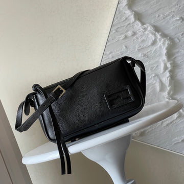 Simply Mini 22 In Black Grained Calfskin