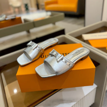 LV X Tm 6AM Flat Mule Silver Metallic Sheepskin 241221