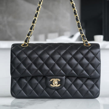 Classic Flap 25 Black Lambskin Light Gold Hardware