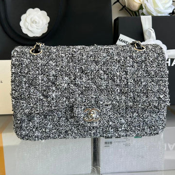 Medium Flap Bag 25 In Light Gray Tweed Silver Hardware