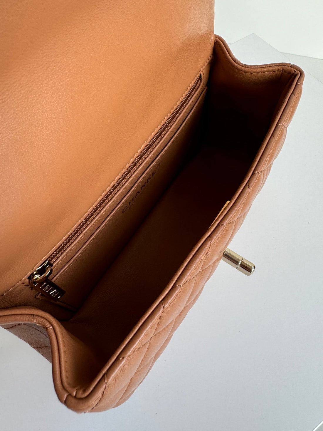 Flap Bag 20 In Bronze Brown Lambskin With Handle