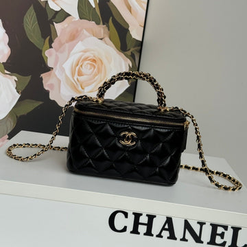 Small Vanity Case 17 With Handle In Black Calfskin Gold Metal Chain