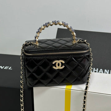 Vanity Case 18 In Black Shiny Lambskin With Pearl Handle