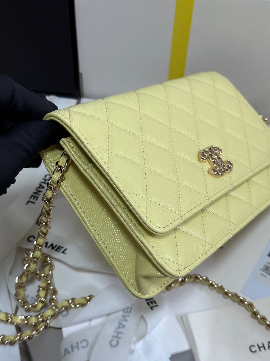 CC 25P Wallet On Chain 19CM Yellow Pastel Cowhide Heart Rhinestone 243595