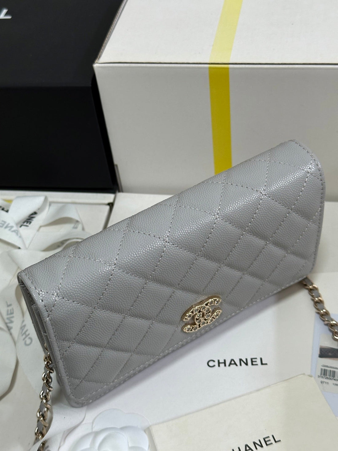 CC 25P Wallet On Chain 19CM Light Gray Cowhide Heart Rhinestone 243598