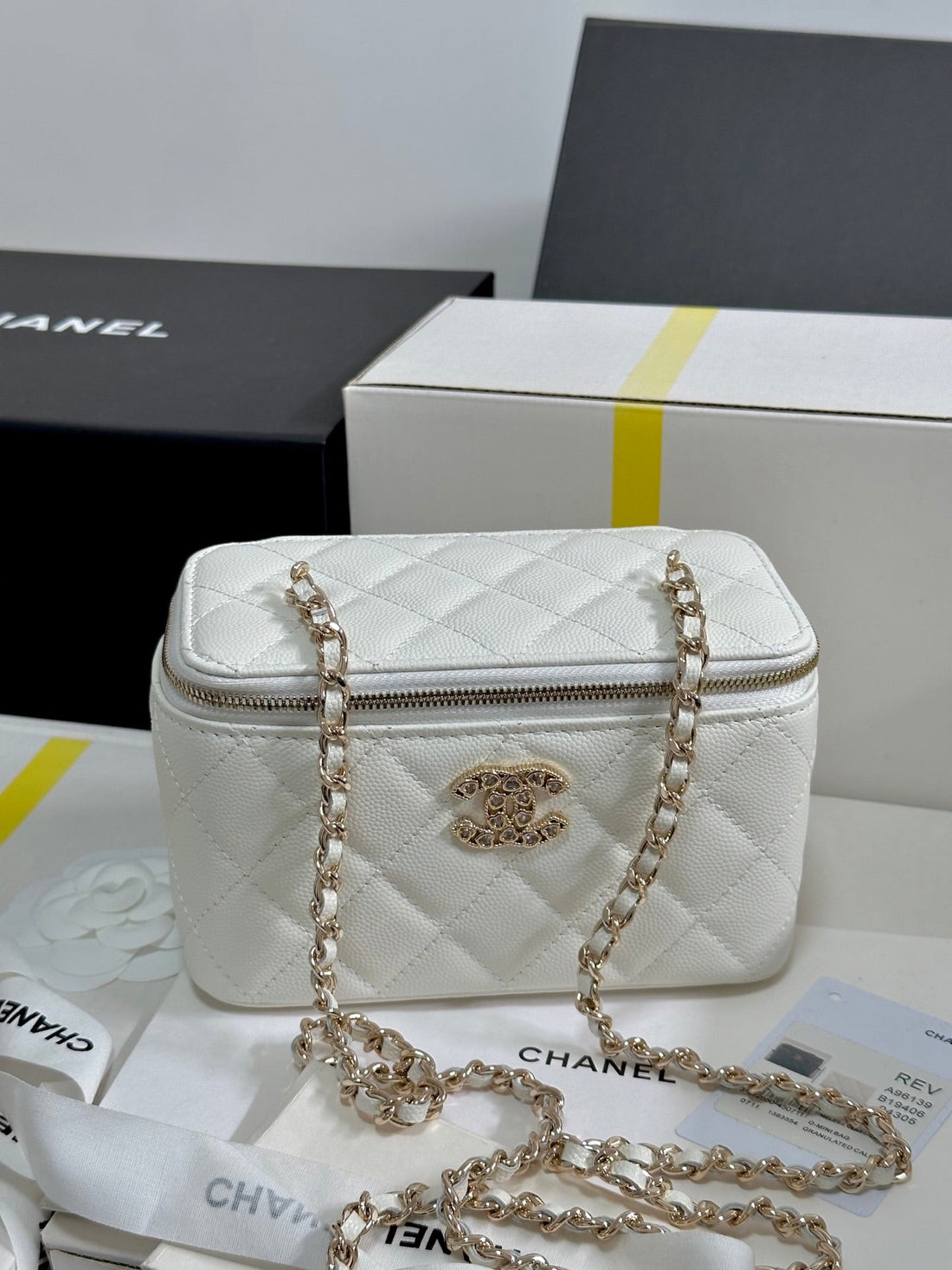 CC 25C Vanity Case 17CM White Caviar Leather Heart Rhinestone Light Gold Hardware 243421