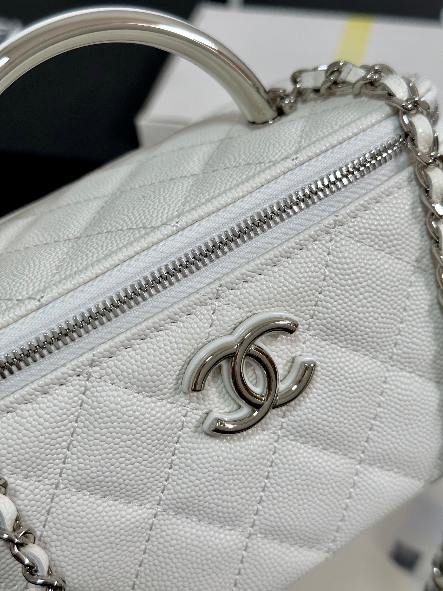 MINI VANITY TOP HANDLE CASE 17 IN WHITE CAVIAR SKIN SILVER-TONE PLATED METAL Bags Bible