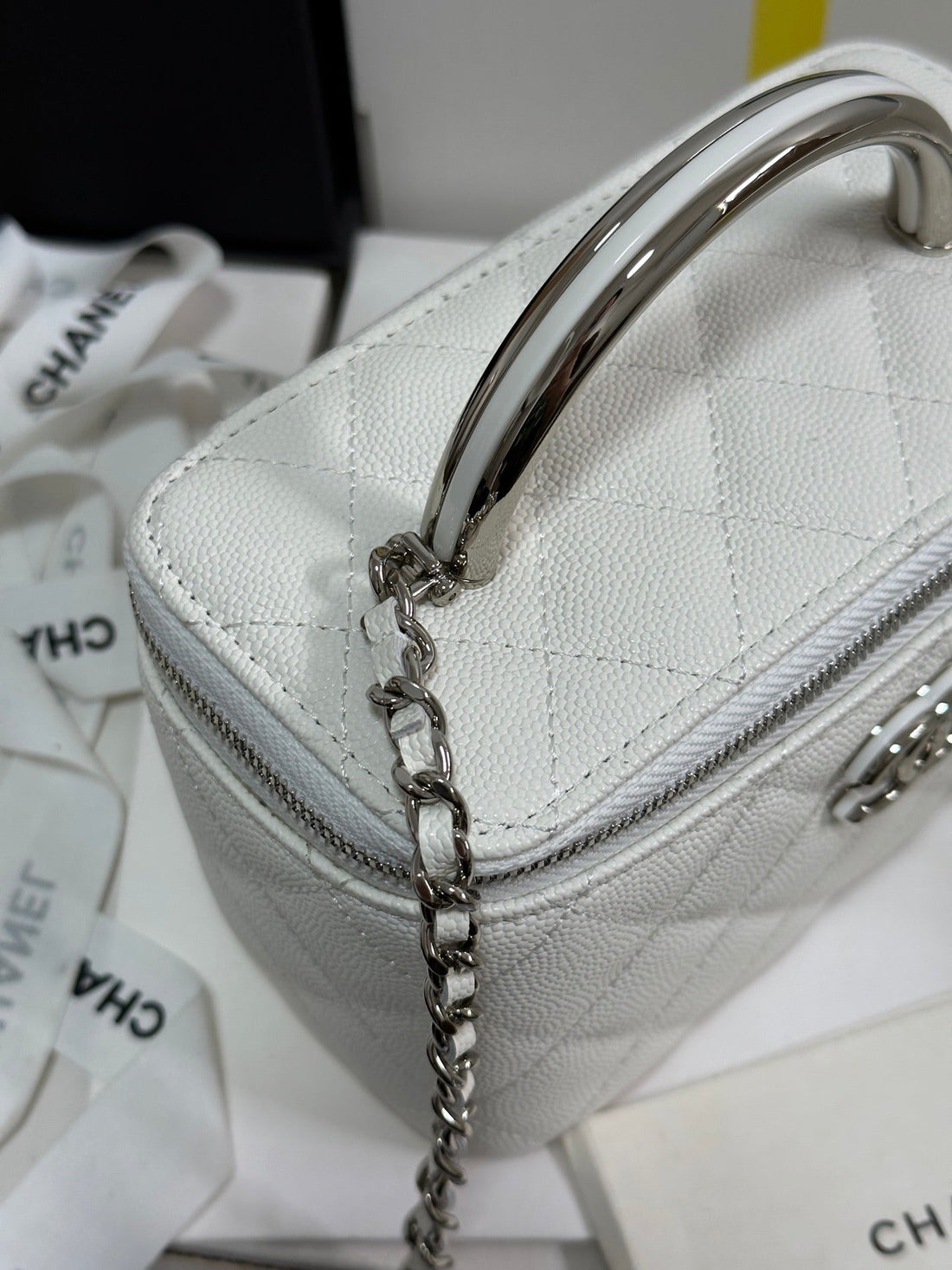 CC 25P Vanity Case 17CM White Leather Silver Hardware 243460