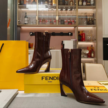 Fendi 25SS High-Heeled Boots Burgundy Sheepskin 502715