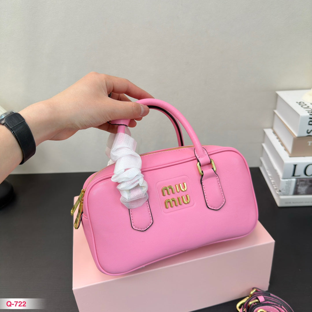 Arcadie 22 Bag In Light Pink Calfskin