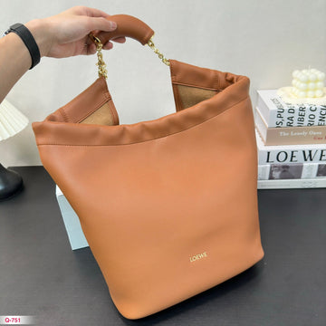 Loe Small Squeeze 34 Bag In Oak Nappa Lambskin