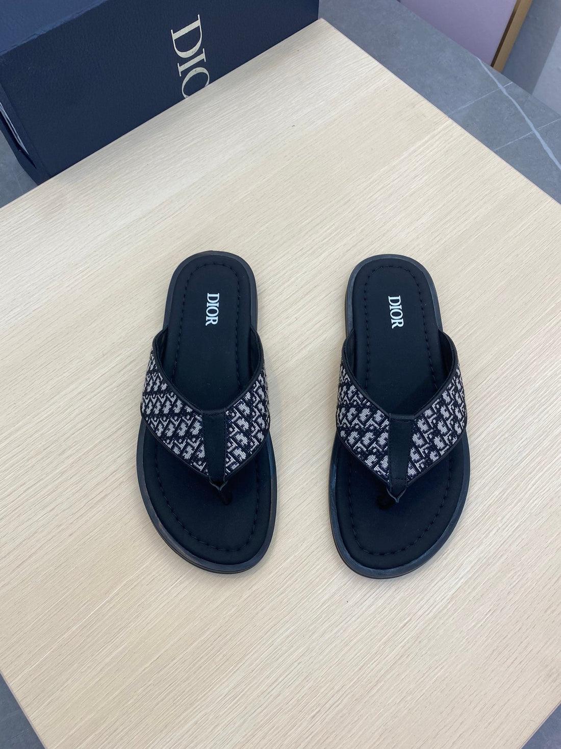 CD Alidas Flip-Flops Black And White Jacquard