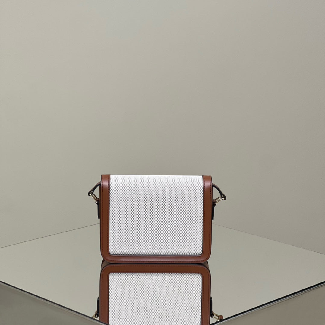 Classique Triomphe 22 Calfskin Natural Tan