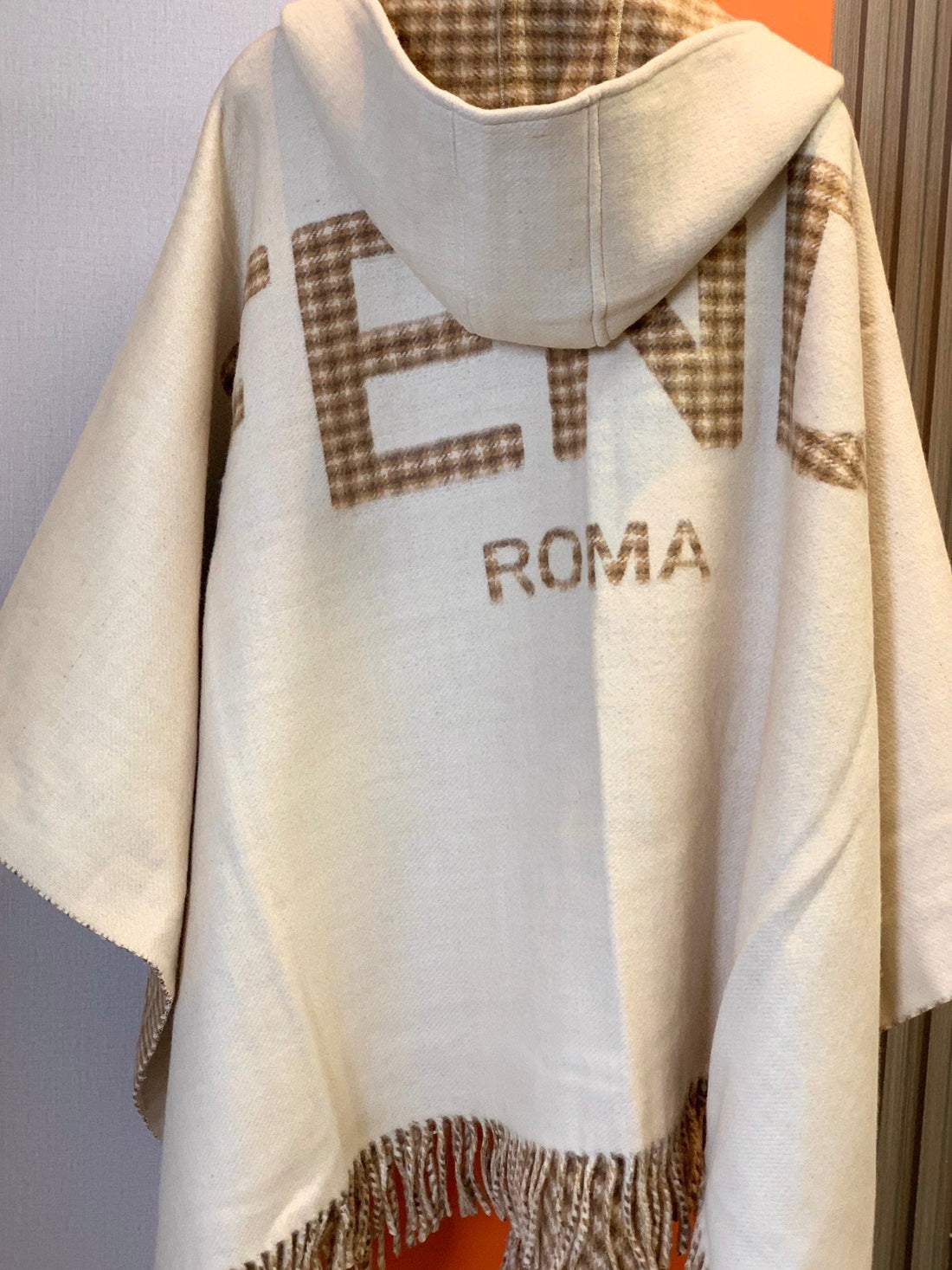 Ff Poncho 160 Cm In Beige Cashmere And Wool