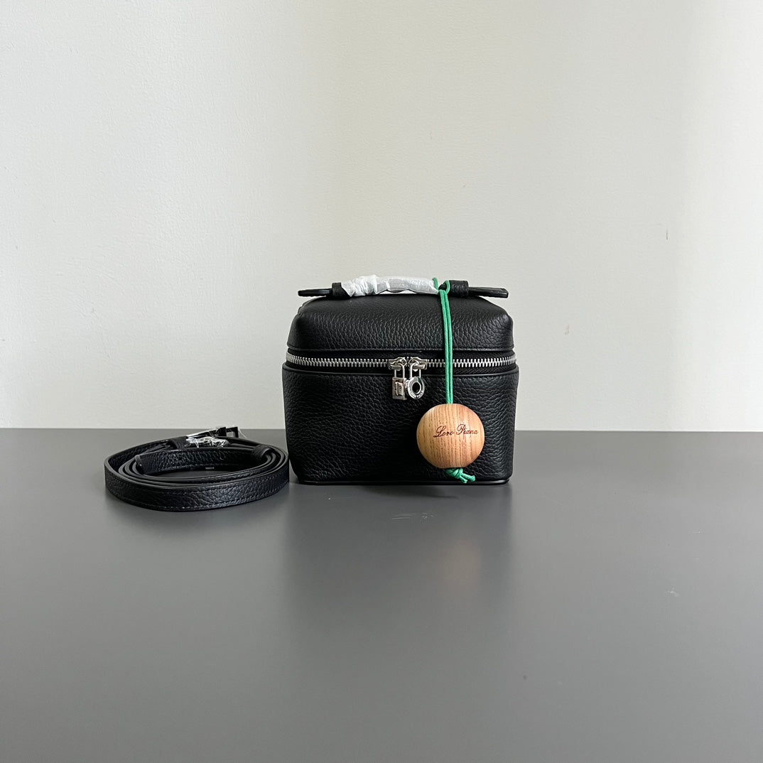 Extra Pocket L12 In Black Calfskin With Silver Hardware