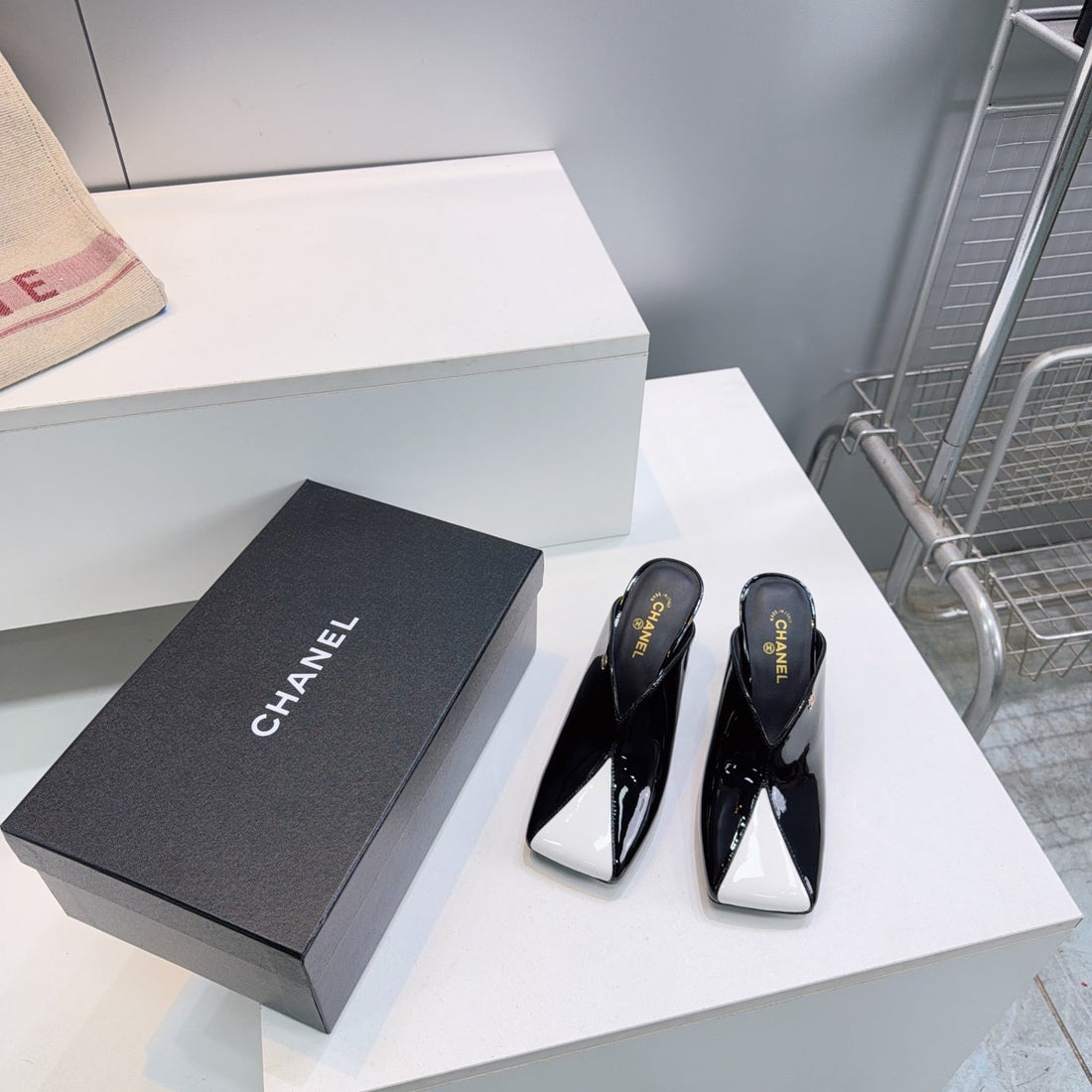 CC Fall 2026 Square Toe High-Heeled Sandals 7CM White Black Patent Leather