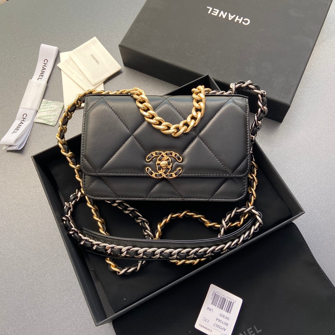 CC 19 Woc 19CM Black Calfskin Gold Hardware
