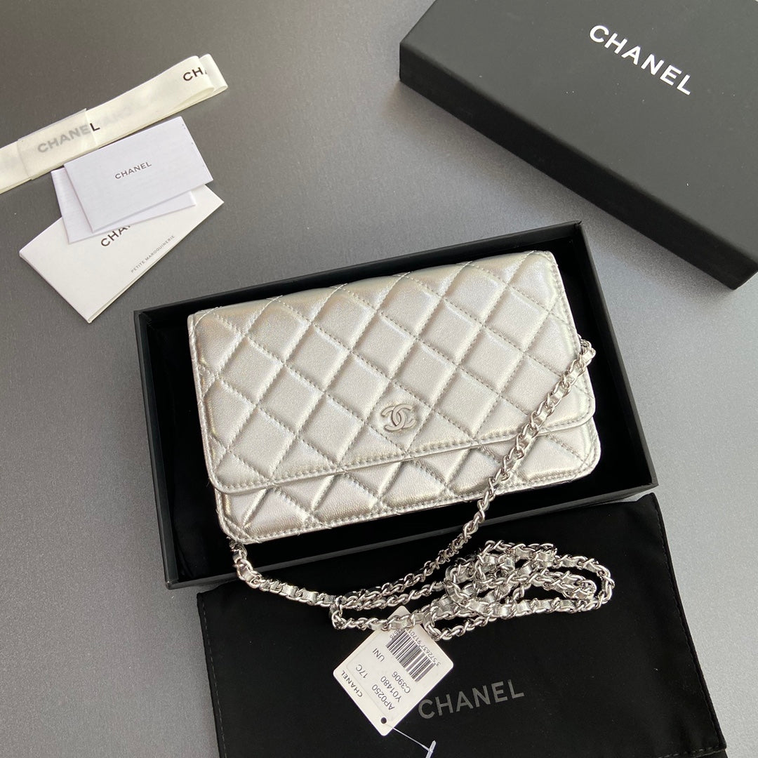 CC Woc 20CM Silver Metalic Calfskin Silver Hardware