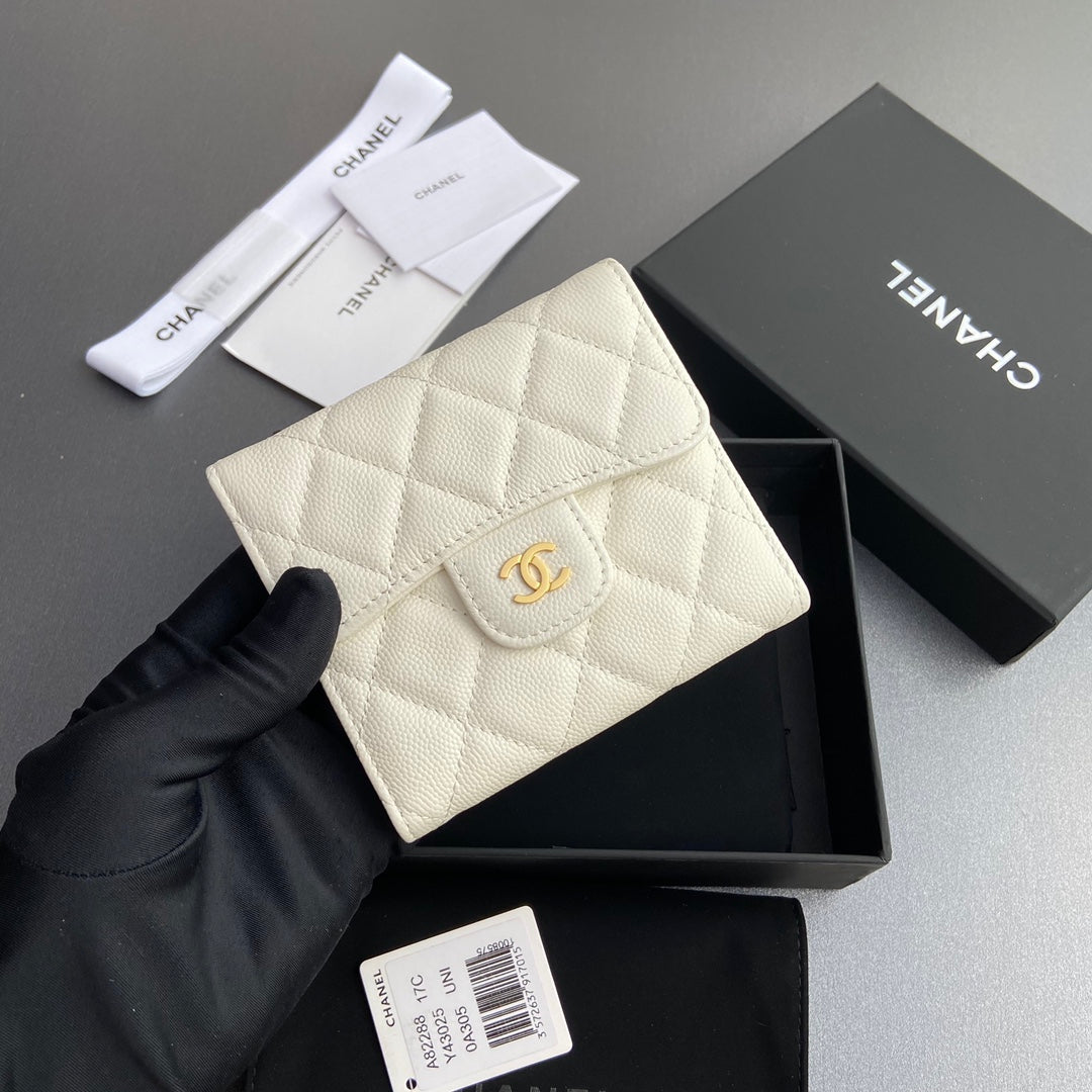 CC 82288 Classic Flap Wallet White Caviar Ghw 229874