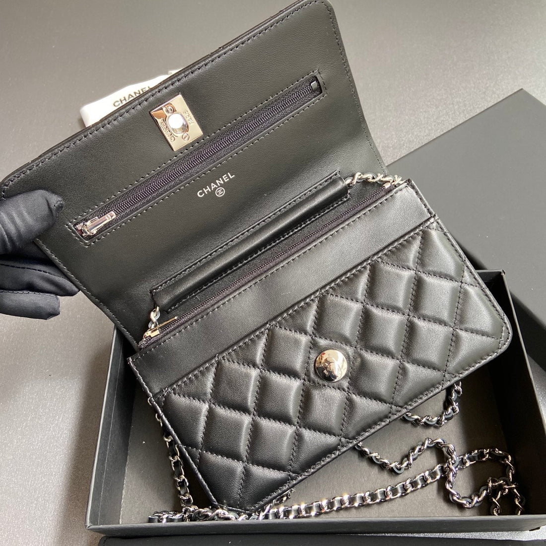 CC Wallet On Chain 20CM Black Lambskin Light Gold Hardware 240166