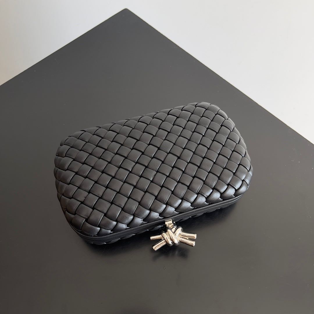 Classic Knot 20 In Black Lambskin